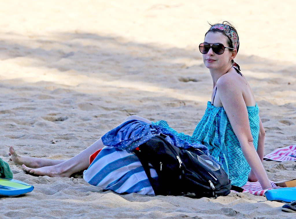 Anne Hathaway Injures Foot During Hawaiian Beach Vacation - E! Online